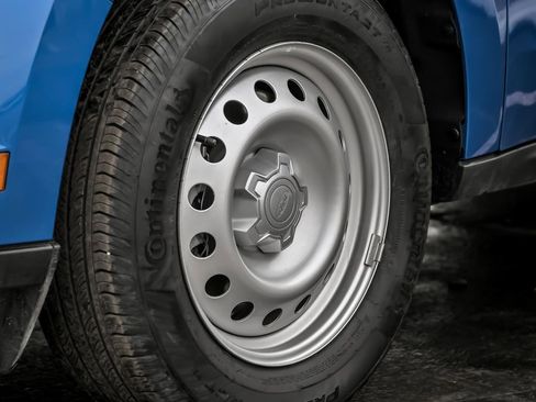 Used 2025 Ford Maverick XL image 4