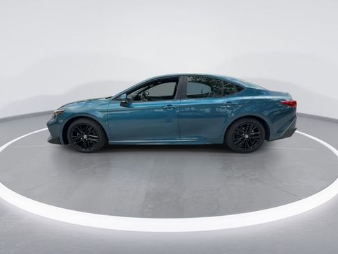 Used 2025 Toyota Camry SE image 5