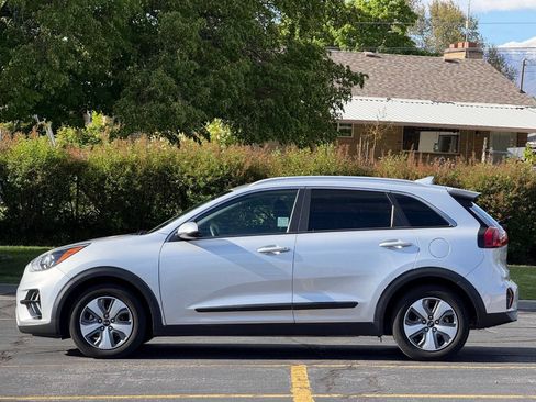 Used 2021 Kia Niro LX FWD image 8