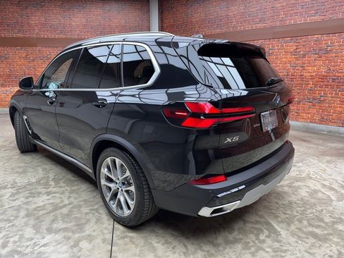 Used 2025 BMW X5 xDrive50e w/ Premium Package image 3