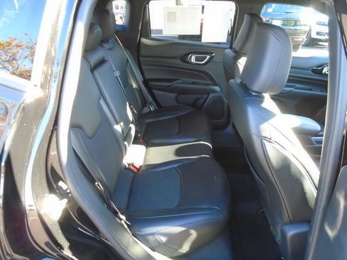 Certified 2022 Jeep Compass Altitude image 11