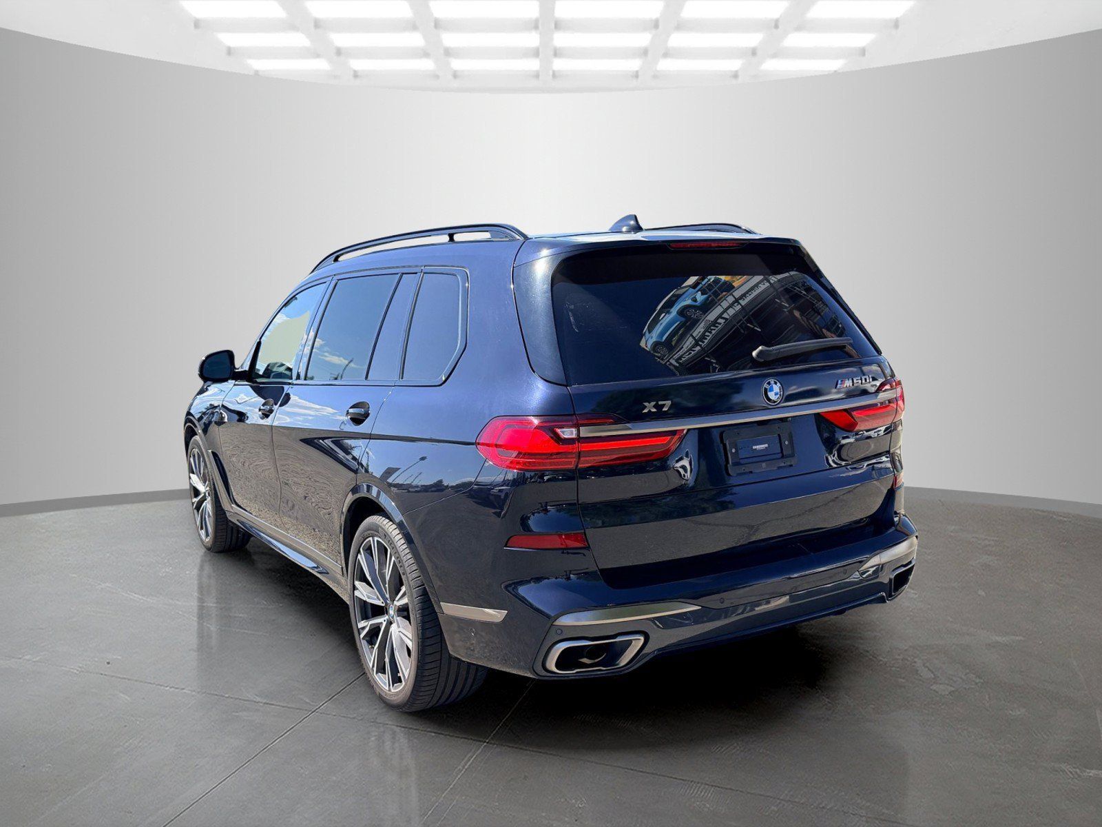 Used 2022 BMW X7 M50i w/ Cold Weather Package AWD/4WD image 7
