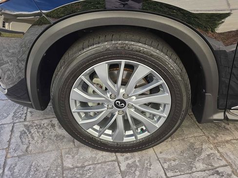 Certified 2024 INFINITI QX50 Luxe w/ Accent Package image 8