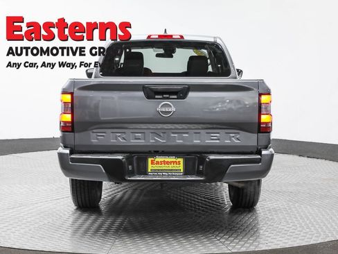 Used 2022 Nissan Frontier S RWD image 6