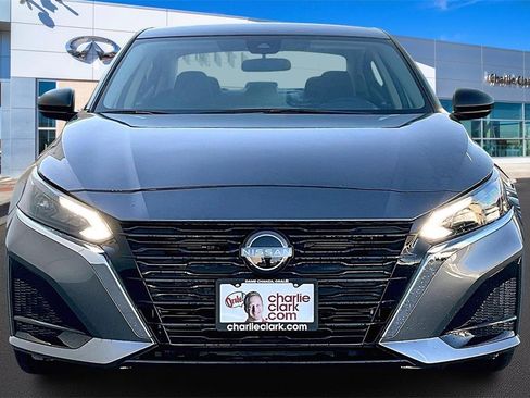 Used 2025 Nissan Altima 2.5 S image 3