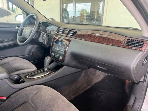 Used 2016 Chevrolet Impala LT image 21