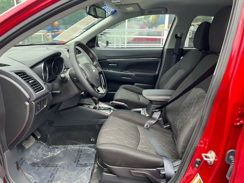Used 2025 Mitsubishi Outlander Sport AWD image 11