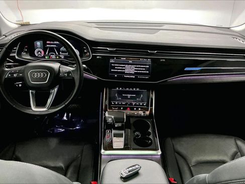 Used 2023 Audi Q8 Prestige w/ Prestige Package image 17