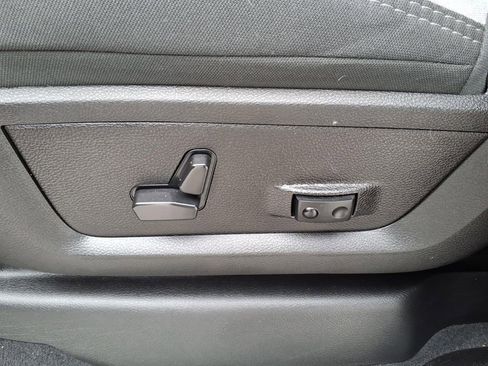 Used 2024 RAM 2500 Big Horn w/ Bed Utility Group image 24