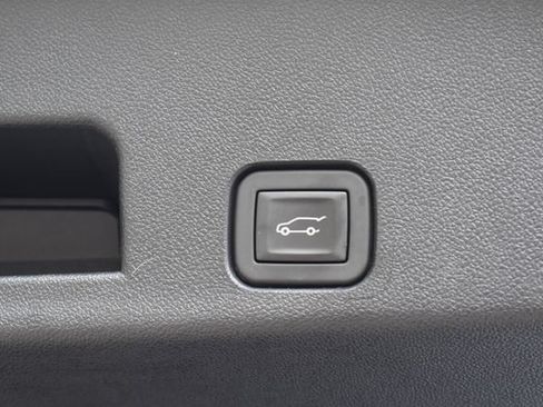 New 2026 Chevrolet Traverse High Country w/ LPO, Floor Liner Package AWD/4WD image 23