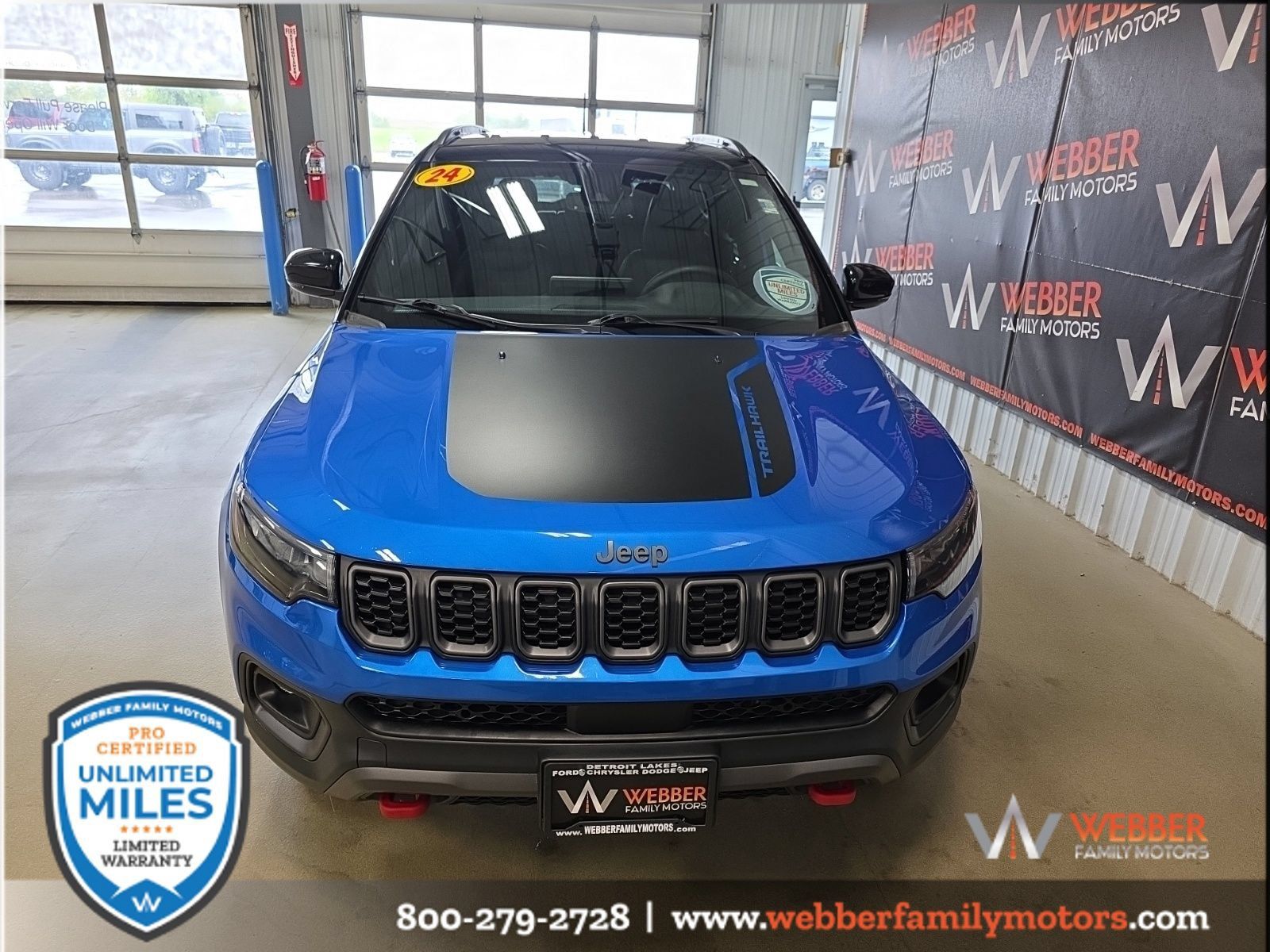 Used 2024 Jeep Compass Trailhawk AWD/4WD image 3