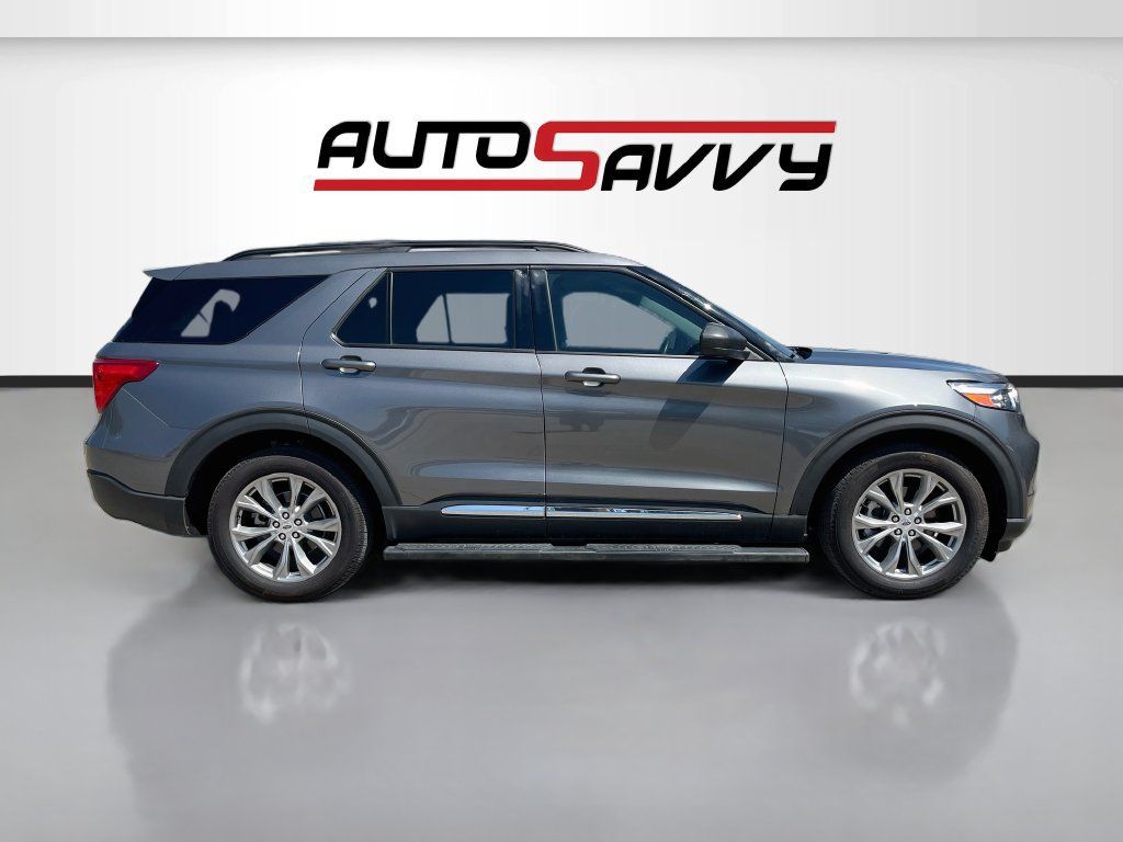 Used 2023 Ford Explorer XLT w/ Equipment Group 202A RWD image 8