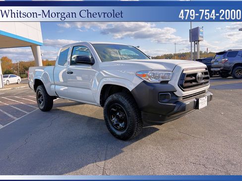Used 2021 Toyota Tacoma SR image 3