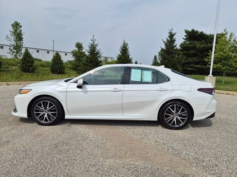 Used 2024 Toyota Camry XLE w/ Navigation Package FWD image 9