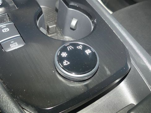 Used 2023 Nissan Rogue S AWD/4WD image 39