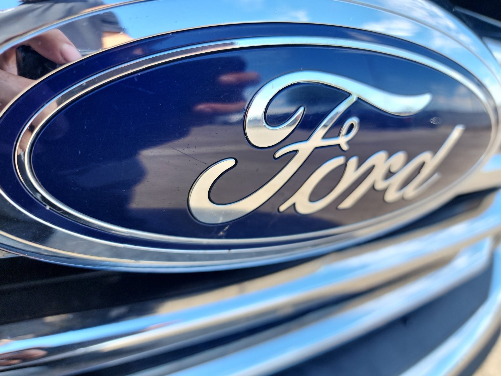 Used 2015 Ford F150 XLT w/ Equipment Group 302A Luxury AWD/4WD image 32