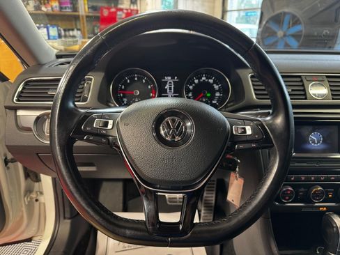 Used 2016 Volkswagen Passat 1.8T R-Line FWD image 16