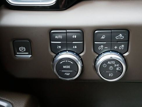 Used 2022 GMC Sierra 1500 Denali w/ Technology Package AWD/4WD image 28