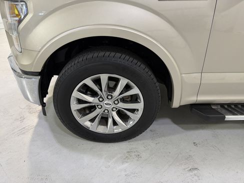 Used 2017 Ford F150 Lariat image 9