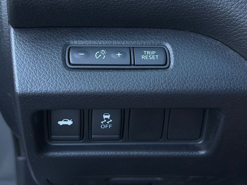 Used 2017 Nissan Altima 2.5 SV FWD image 19
