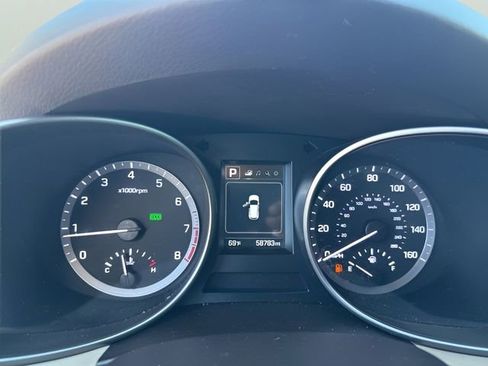 Used 2017 Hyundai Santa Fe SE AWD/4WD image 14
