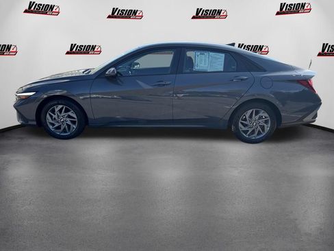 Certified 2024 Hyundai Elantra SEL FWD image 8
