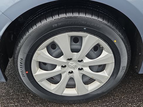 Used 2022 Toyota Corolla LE image 21