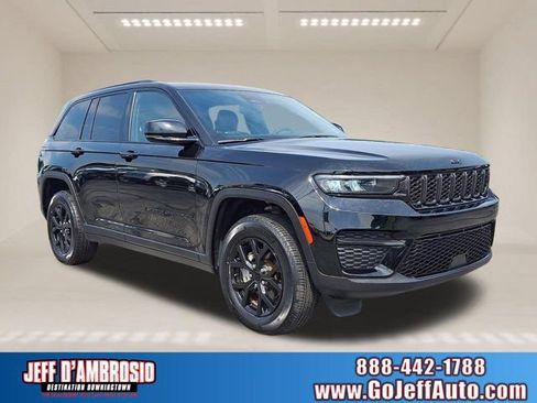 Used 2024 Jeep Grand Cherokee Altitude AWD/4WD image 1