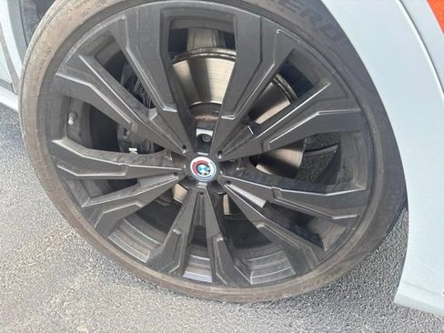 Used 2023 BMW X7 M60i AWD/4WD image 4