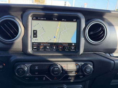 Used 2023 Jeep Wrangler Unlimited Rubicon 4xe AWD/4WD image 24
