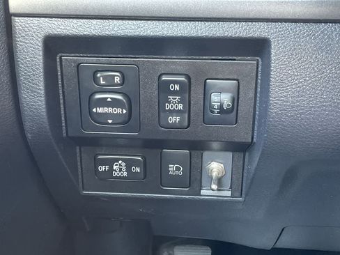 Used 2019 Toyota Tundra SR5 RWD image 25