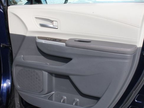 Certified 2024 Toyota Sienna XLE image 19