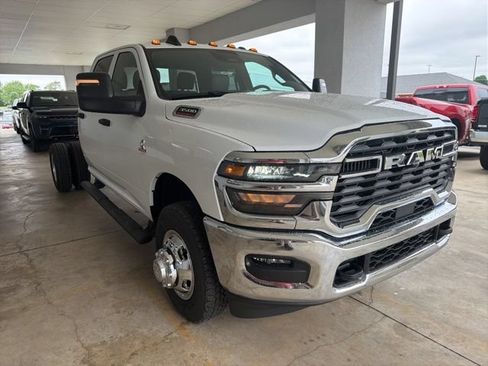 New 2026 RAM 3500 Tradesman w/ Chrome Appearance Group A AWD/4WD image 6