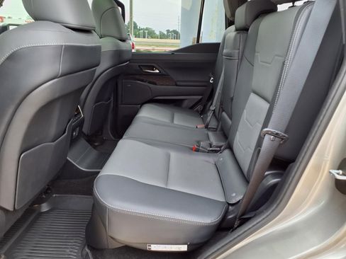 Used 2025 Lexus GX 550 w/ Accessory Package (2T) AWD/4WD image 21