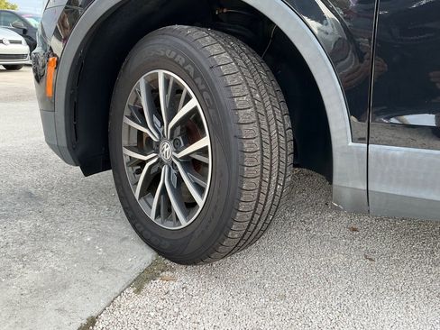 Used 2020 Volkswagen Tiguan SE image 47