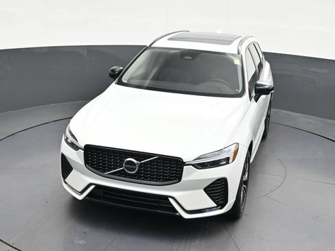 Certified 2024 Volvo XC60 B5 Core AWD/4WD image 19