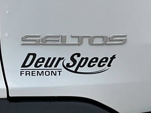Used 2024 Kia Seltos S FWD image 43