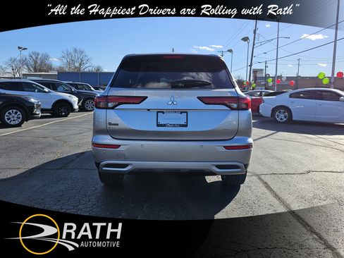 Used 2024 Mitsubishi Outlander SE image 7