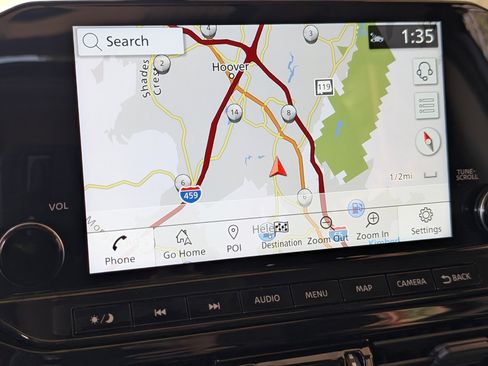 Used 2025 Nissan Pathfinder Platinum image 28