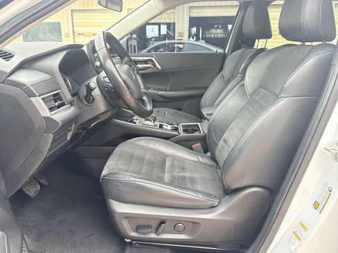 Used 2022 Mitsubishi Outlander SE FWD image 12