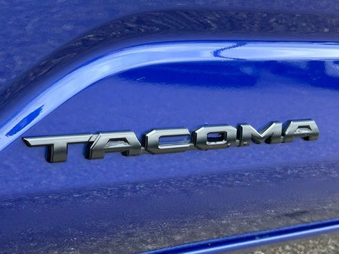 Used 2025 Toyota Tacoma TRD Sport w/ TRD Sport Upgrade Package image 40