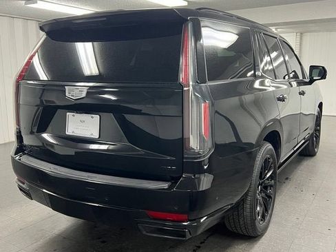 Used 2024 Cadillac Escalade Sport Platinum w/ LPO, ONYX Package AWD/4WD image 5