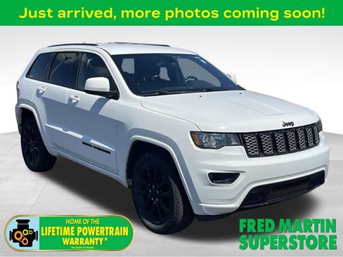Used 2021 Jeep Grand Cherokee Laredo X AWD/4WD image 1