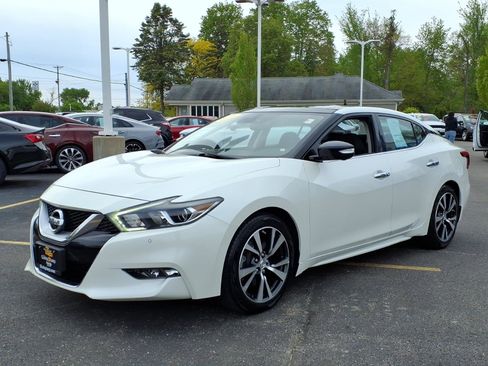 Used 2016 Nissan Maxima Platinum w/ Interior Lighting Package FWD image 3