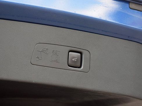 Used 2021 Lincoln Corsair FWD w/ Premium Package image 39