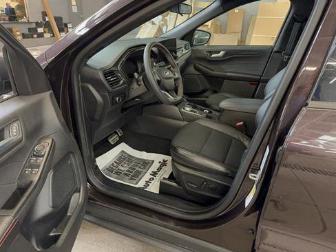 Certified 2023 Ford Escape ST-Line w/ Tech Pack #1 image 5