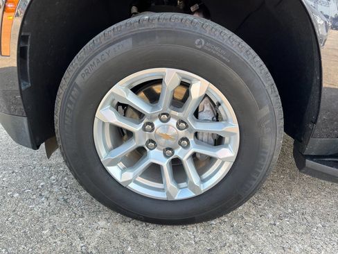 Used 2025 Chevrolet Tahoe LT RWD image 7