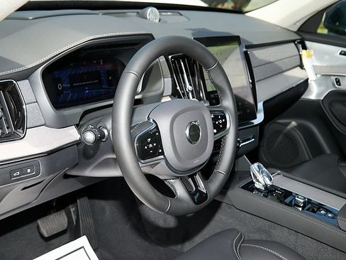 New 2026 Volvo XC90 T8 Ultra w/ Lounge Package AWD/4WD image 13