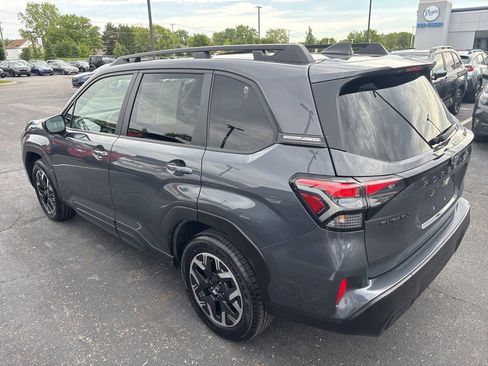 Certified 2025 Subaru Forester Premium AWD/4WD image 5