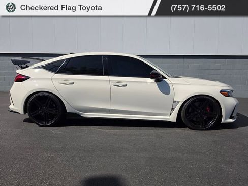 Used 2024 Honda Civic Type R image 9